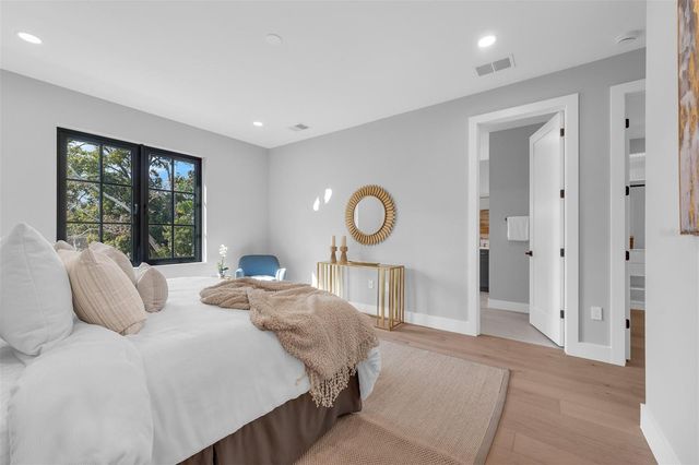 2422 MUSSELWHITE AVENUE, Orlando, FL 32804