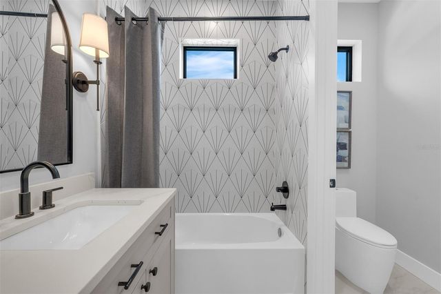 2422 MUSSELWHITE AVENUE, Orlando, FL 32804