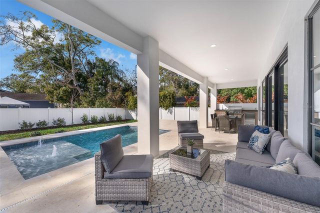 2422 MUSSELWHITE AVENUE, Orlando, FL 32804