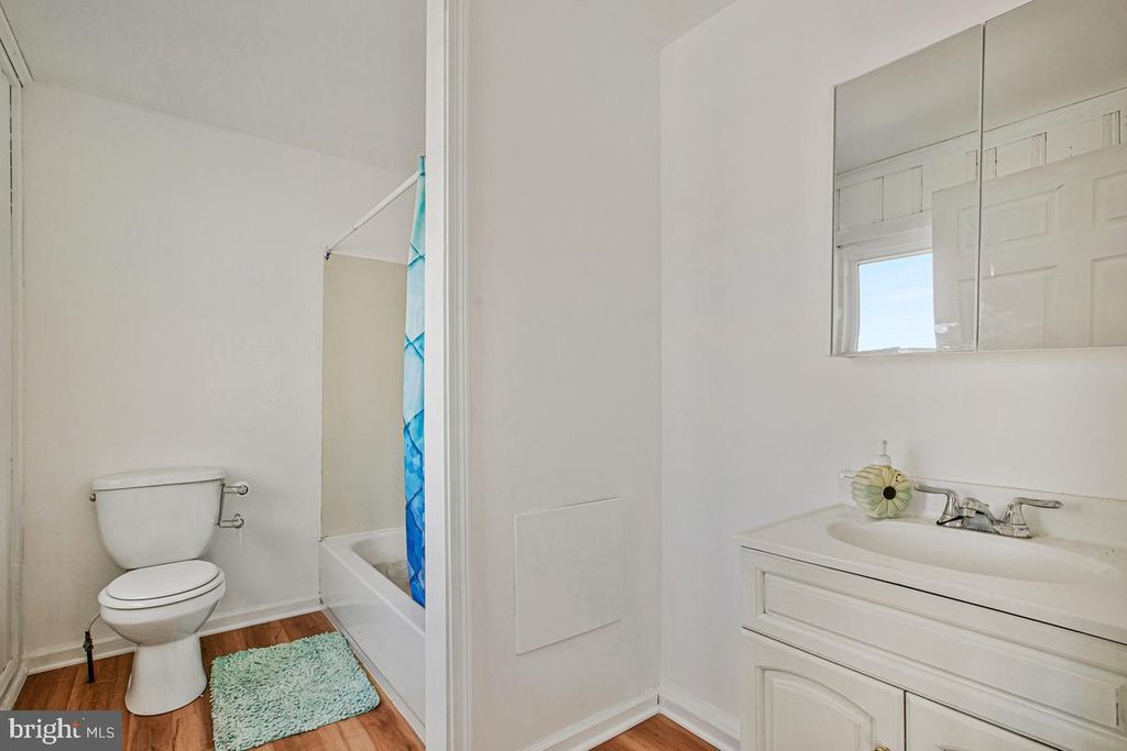 Image 14 of property listing at 7801 WATERVIEW, Baltimore, MD 21226