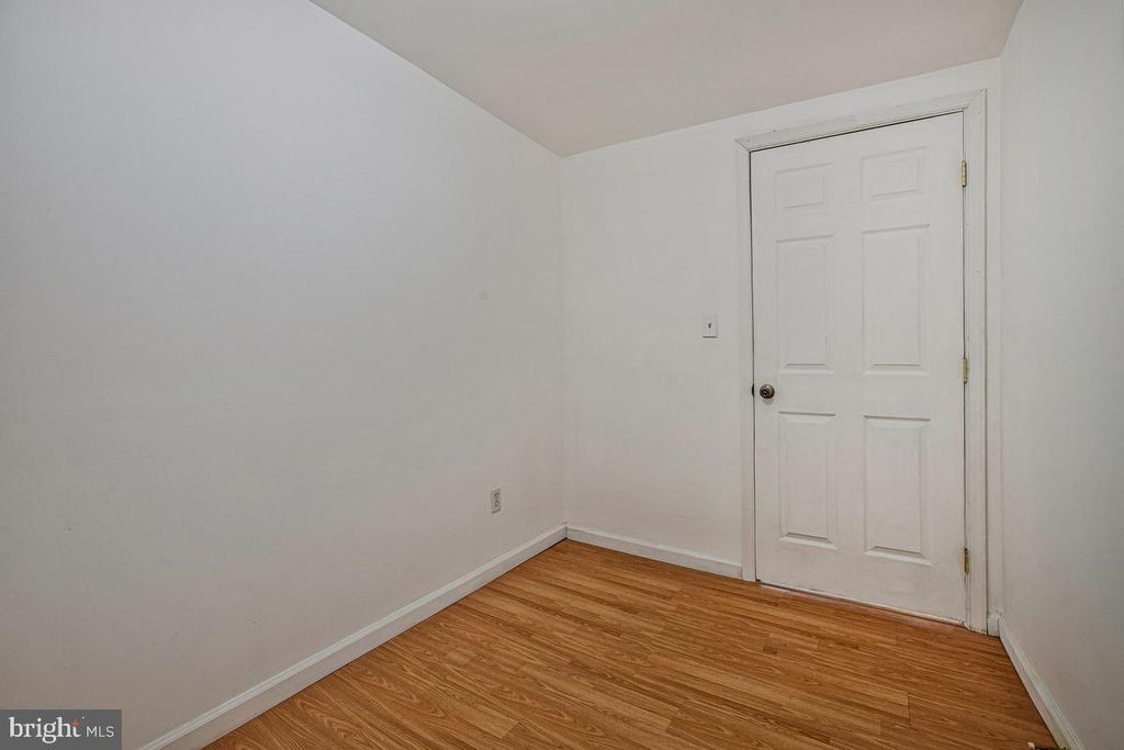 Image 17 of property listing at 7801 WATERVIEW, Baltimore, MD 21226