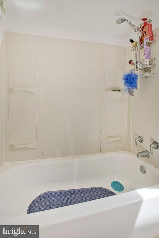 Image 19 of property listing at 7801 WATERVIEW, Baltimore, MD 21226