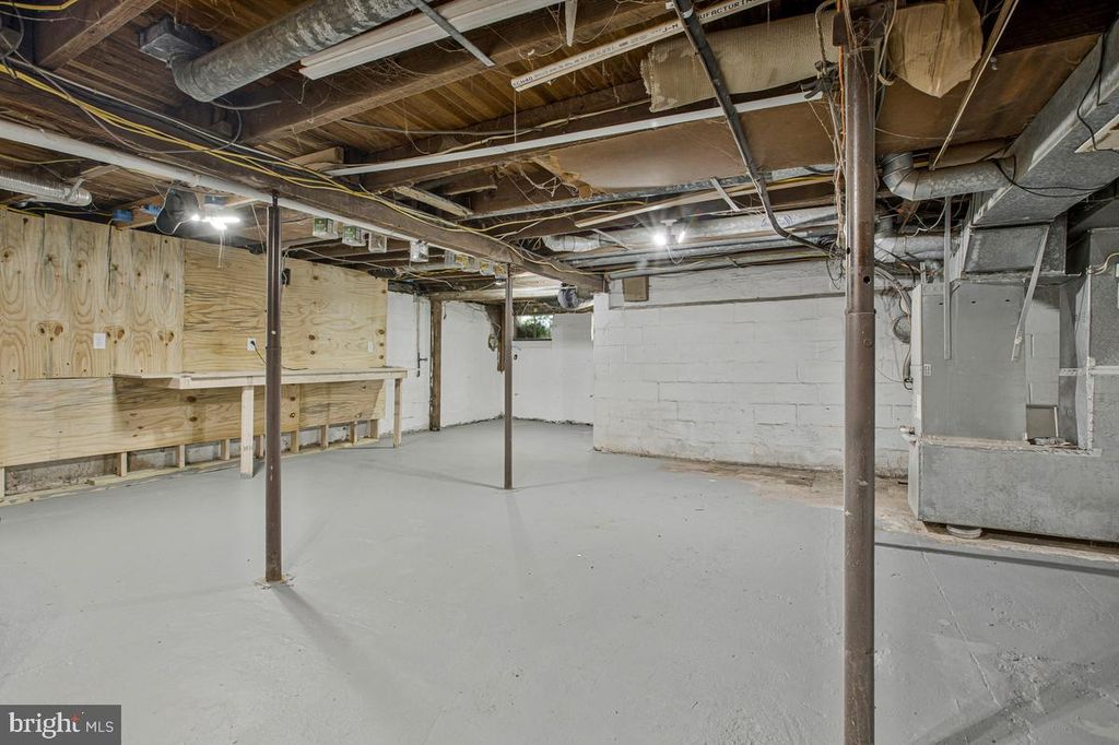 Image 24 of property listing at 7801 WATERVIEW, Baltimore, MD 21226