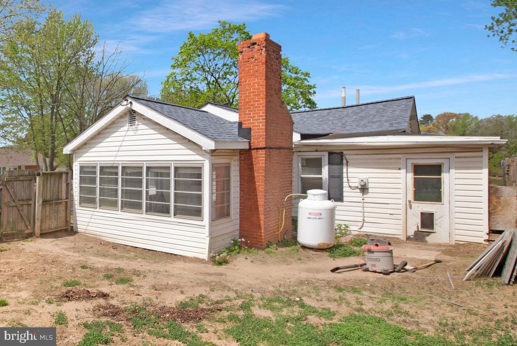 Image 27 of property listing at 7801 WATERVIEW, Baltimore, MD 21226