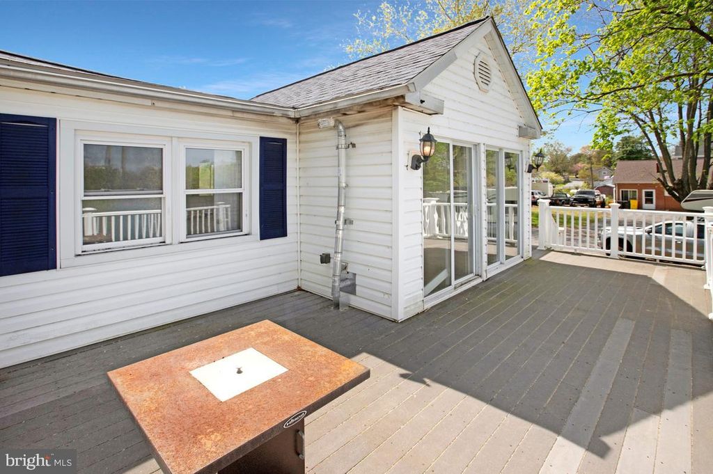 Image 28 of property listing at 7801 WATERVIEW, Baltimore, MD 21226