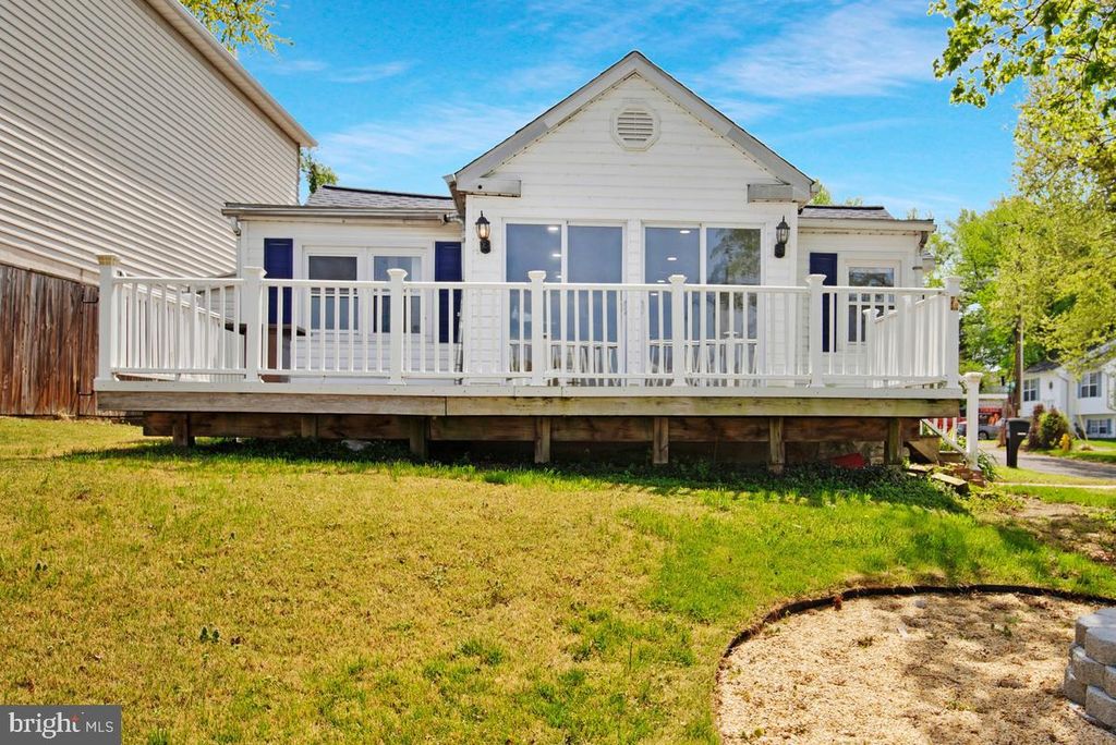 Image 30 of property listing at 7801 WATERVIEW, Baltimore, MD 21226