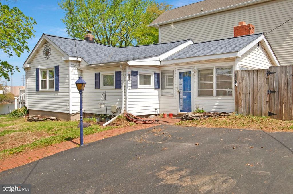 Image 33 of property listing at 7801 WATERVIEW, Baltimore, MD 21226