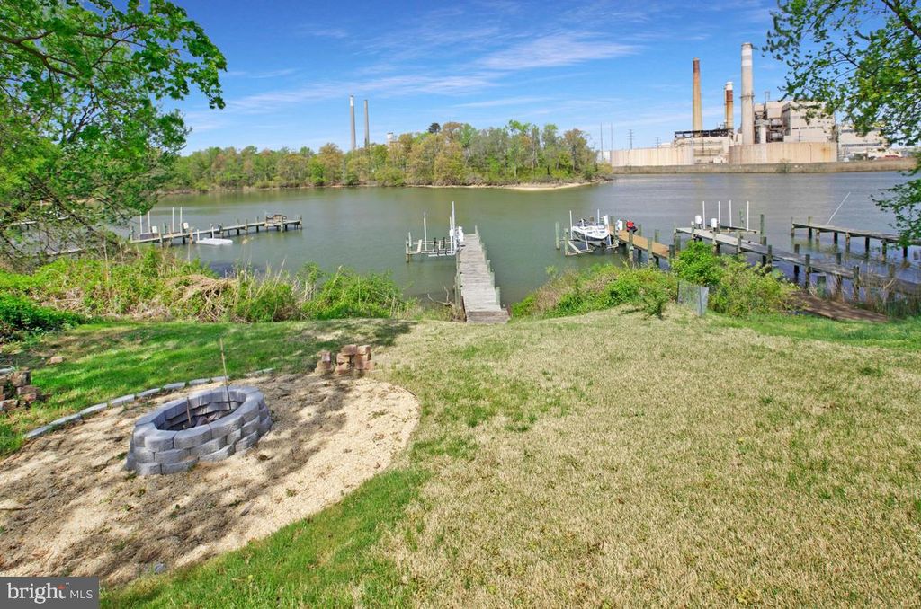 Image 36 of property listing at 7801 WATERVIEW, Baltimore, MD 21226