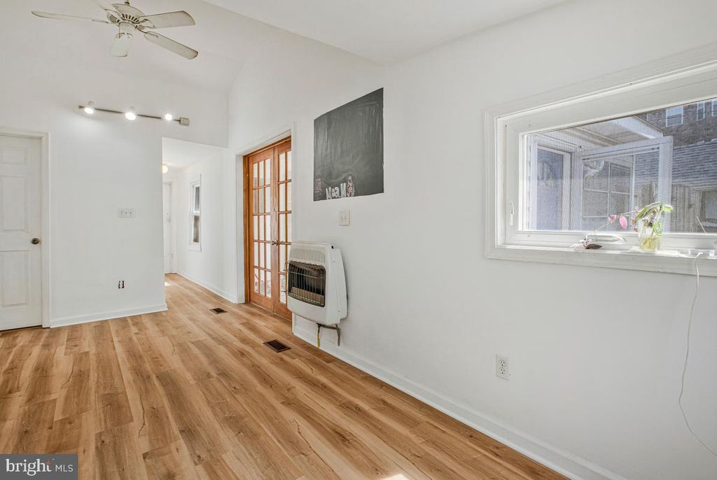 Image 6 of property listing at 7801 WATERVIEW, Baltimore, MD 21226