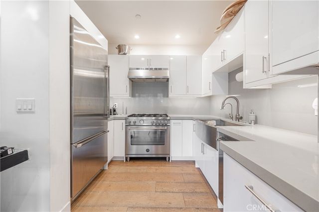 2239 Laurel Canyon, Los Angeles, CA 90046