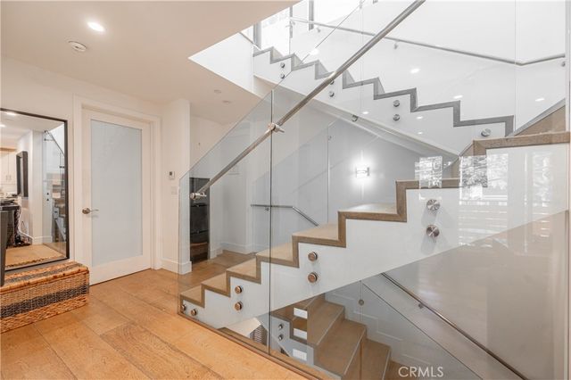 2239 Laurel Canyon, Los Angeles, CA 90046