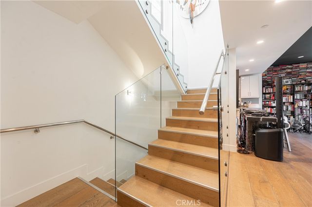 2239 Laurel Canyon, Los Angeles, CA 90046