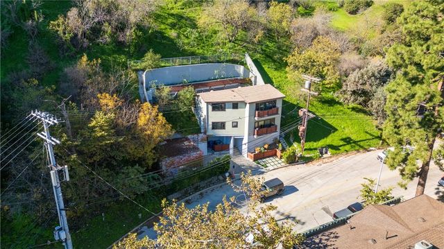 2239 Laurel Canyon, Los Angeles, CA 90046
