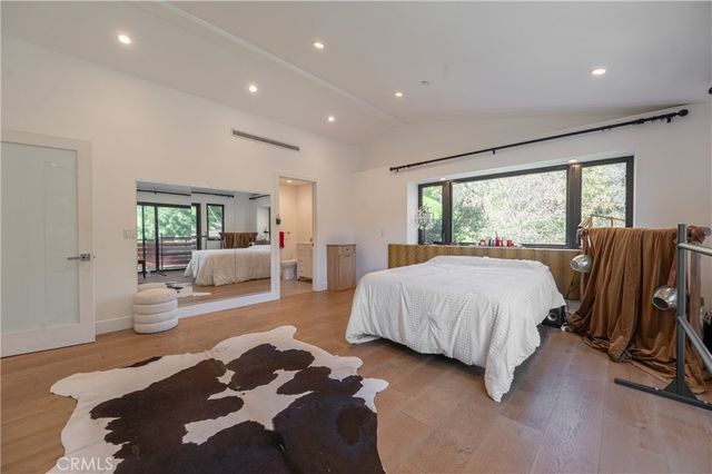 2239 Laurel Canyon, Los Angeles, CA 90046