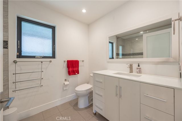 2239 Laurel Canyon, Los Angeles, CA 90046