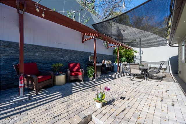 2239 Laurel Canyon, Los Angeles, CA 90046