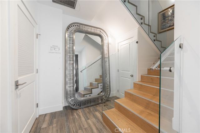 2239 Laurel Canyon, Los Angeles, CA 90046