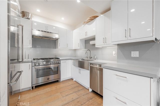 2239 Laurel Canyon, Los Angeles, CA 90046
