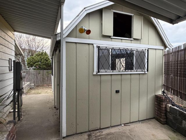 7406 Pardis Ln, Sacramento, CA 95828