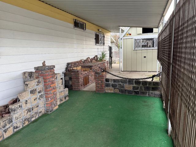 7406 Pardis Ln, Sacramento, CA 95828