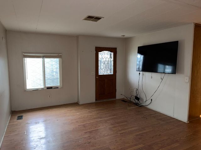 7406 Pardis Ln, Sacramento, CA 95828