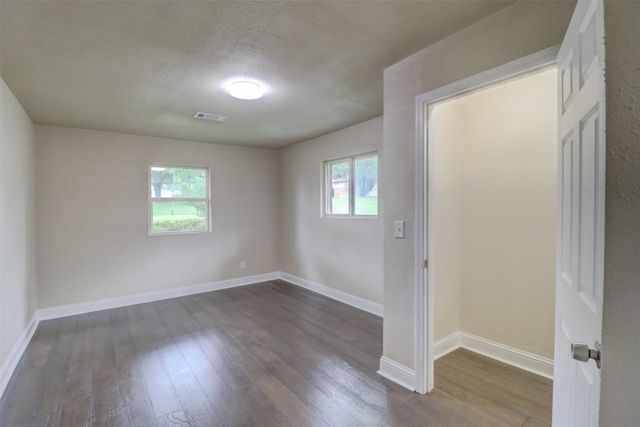 1245 Whispering Court, Dallas, TX 75241