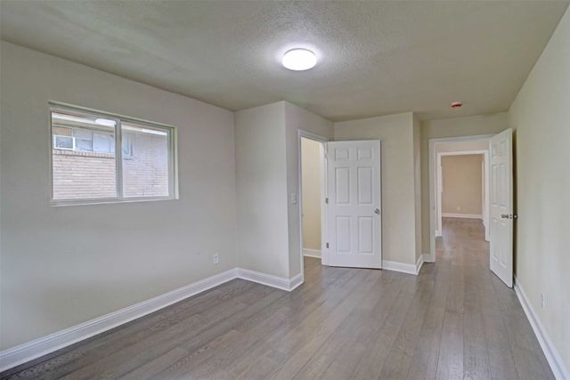 1245 Whispering Court, Dallas, TX 75241