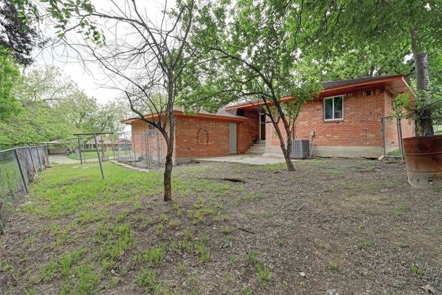 1245 Whispering Court, Dallas, TX 75241