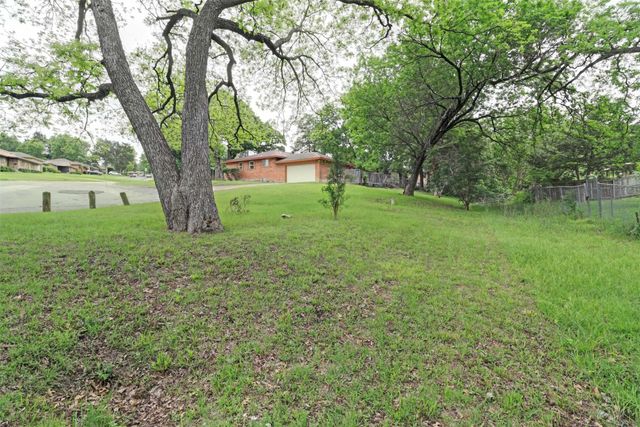 1245 Whispering Court, Dallas, TX 75241