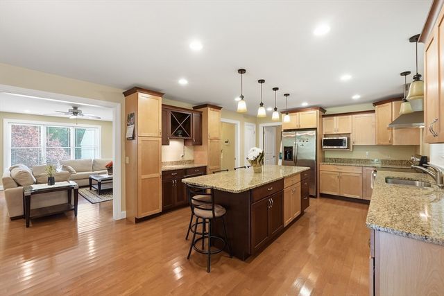 2 Dogwood Dr, Belchertown, MA 01007