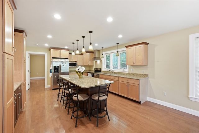 2 Dogwood Dr, Belchertown, MA 01007