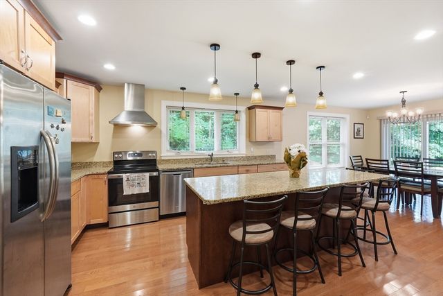 2 Dogwood Dr, Belchertown, MA 01007