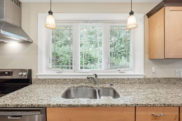 2 Dogwood Dr, Belchertown, MA 01007