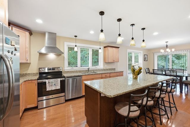 2 Dogwood Dr, Belchertown, MA 01007