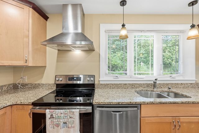 2 Dogwood Dr, Belchertown, MA 01007
