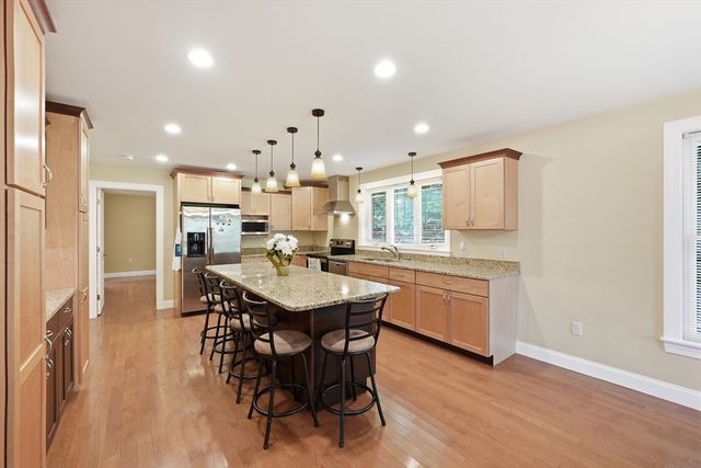 2 Dogwood Dr, Belchertown, MA 01007