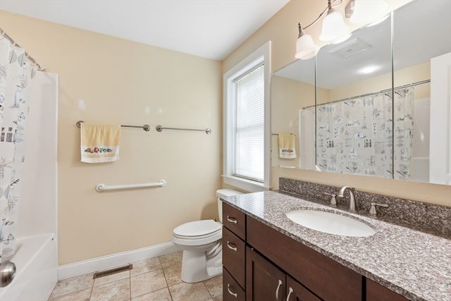 2 Dogwood Dr, Belchertown, MA 01007