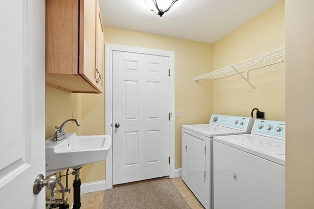 2 Dogwood Dr, Belchertown, MA 01007