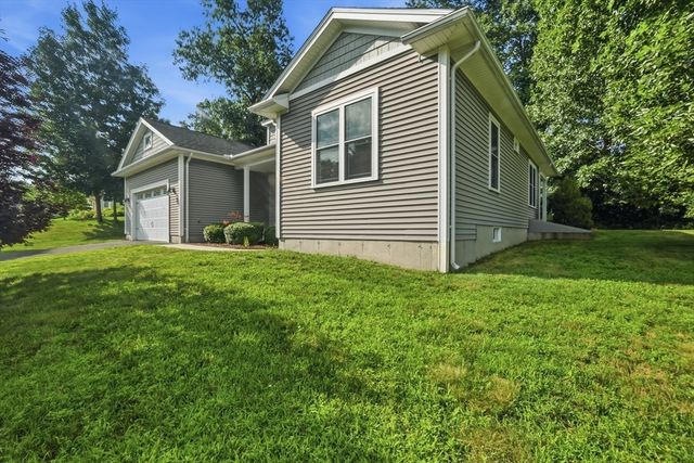 2 Dogwood Dr, Belchertown, MA 01007