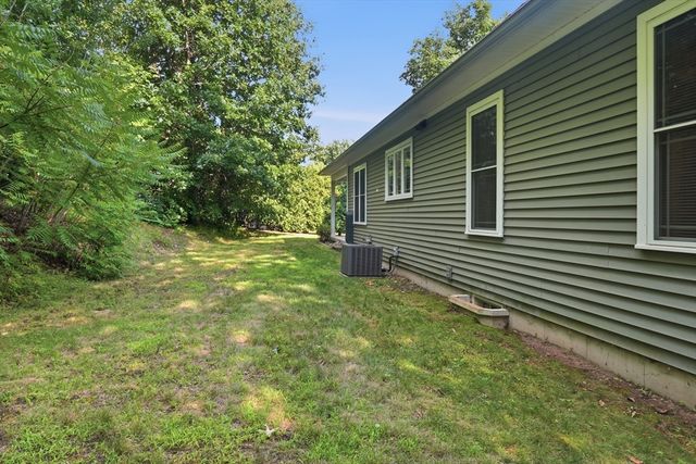 2 Dogwood Dr, Belchertown, MA 01007