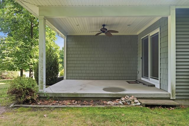2 Dogwood Dr, Belchertown, MA 01007
