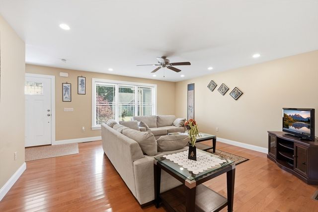 2 Dogwood Dr, Belchertown, MA 01007