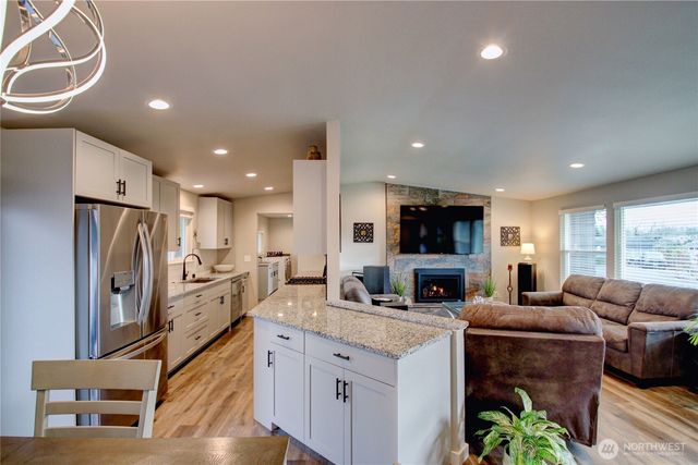 660 Leroy Place, Bellingham, WA 98226