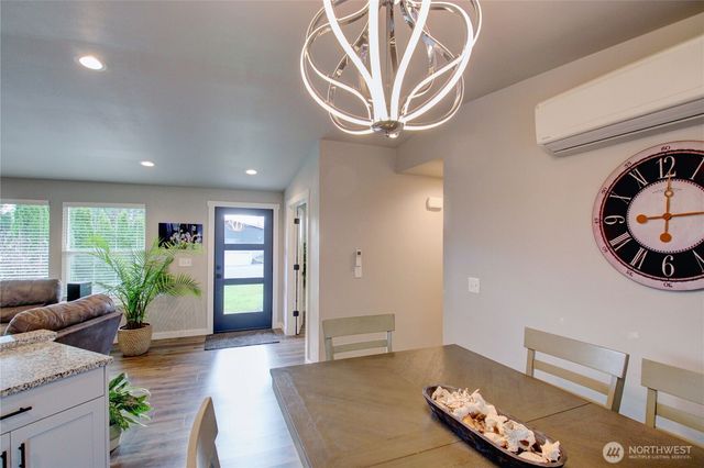 660 Leroy Place, Bellingham, WA 98226