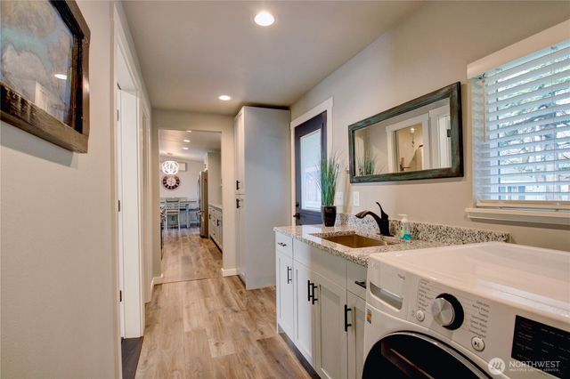 660 Leroy Place, Bellingham, WA 98226