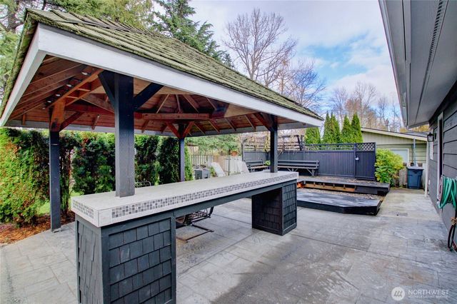 660 Leroy Place, Bellingham, WA 98226