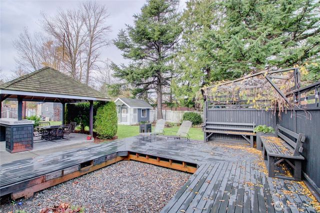 660 Leroy Place, Bellingham, WA 98226