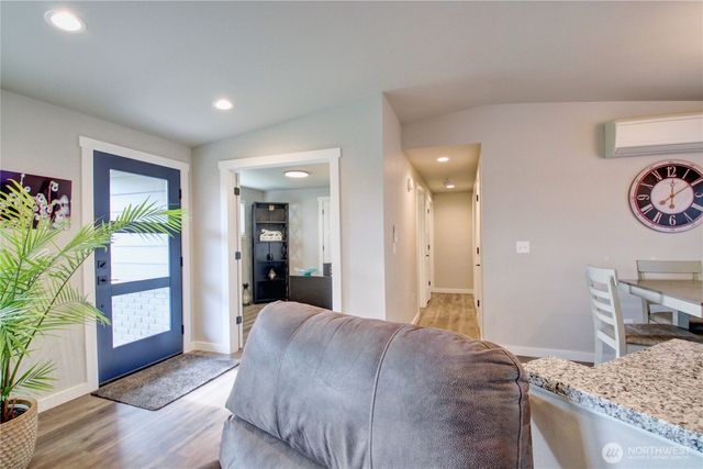 660 Leroy Place, Bellingham, WA 98226