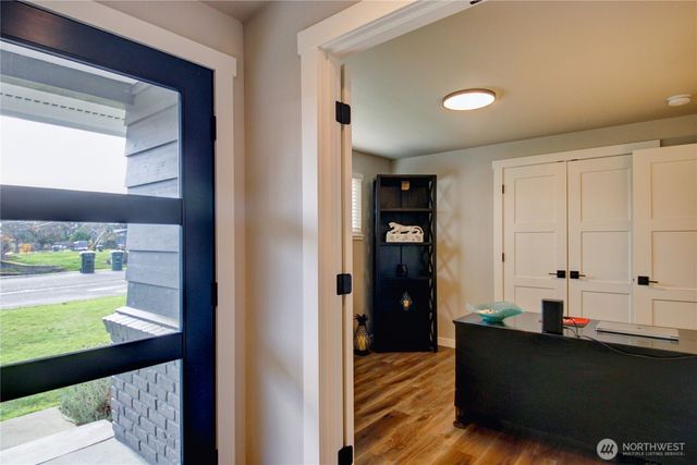 660 Leroy Place, Bellingham, WA 98226