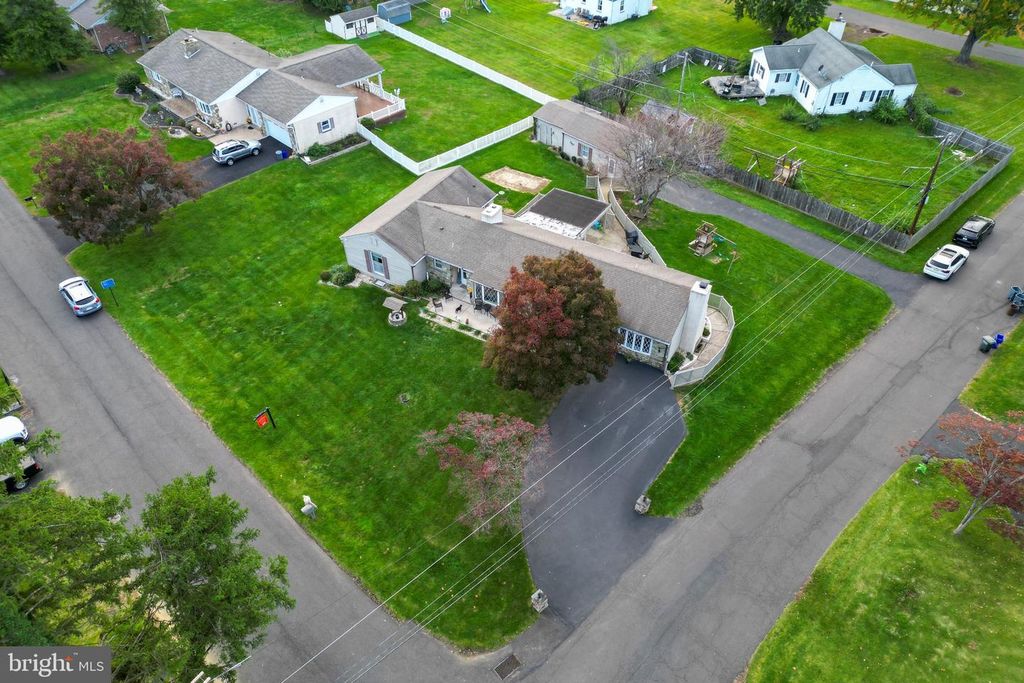 103 S EASTVIEW AVE, FEASTERVILLE-TREVOSE, PA 19053 — photo 3